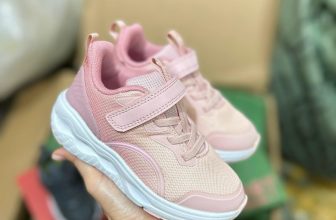 [🆕🇻🇳]  Nhà Ủn – sỉ/lẻ Quần áo trẻ em vnxk, cambodia xuất khẩu, tqxk 😎❤️️⭐️ Êm , nhẹ, có đèn xịn sò ạ
Size 24 tới 31
Sales 320k đôi
, shares-0✔️ , likes-3❤️️ , date-2024-06-04 03:39:27🇻🇳🇻🇳🇻🇳📰🆕