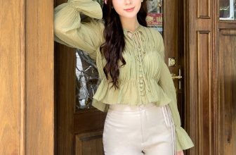 [🆕🇻🇳] Thời Trang Thiết Kế – Kate By Linh Nguyen👕 Top1Fashion 👗  𝐊𝐀𝐓𝐄 𝐆𝐈𝐑𝐋 𝐖𝐄𝐀𝐑 𝐉𝐈𝐌𝐈𝐍 𝐒𝐇𝐈𝐑𝐓
Toát lên thần thái yêu kiều và vô cùng nữ tính, cô nàng của Kate tự tin phối áo Jimin với quần Tea ống vẩy cho buổi cafe chiều t , shares-4✔️ , likes-21❤️️ , date-2024-05-25 14:30:12🇻🇳🇻🇳🇻🇳📰🆕