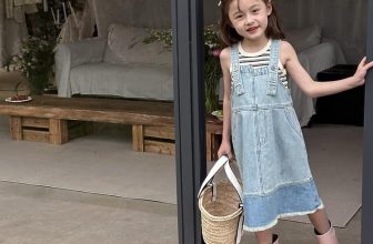 [🆕🇻🇳] Bánh Tiêu’s Closet – Chuyên order quần áo trẻ em,phụ kiện trẻ em và gia đình 😎❤️️⭐️ Mần siêng kiếm mẫu có size từ bé bé cho tới các chị lớn luôn nè….12kg45kg.
Set yếm jean+áo thun ba lỗ 3xxk,có tách lẻ,áo mix 5 màu để chọn nhé.
, shares-0✔️ , likes-5❤️️ , date-2024-06-02 06:44:14🇻🇳🇻🇳🇻🇳📰🆕