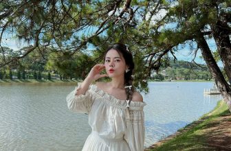 [🆕🇻🇳] LINN Design – “I want people to see the dress. but focus on the women” 👕 Top1Fashion 👗  Trò chuyện với chú chó trắng
Thật sự set đồ này ở ngoài ta nói xinh hơn ảnh các chị ah
Màu kem chất thô đũi rõ là xinh
Hoạ tiết thêu độc quyền ko đụng  , shares-1✔️ , likes-67❤️️ , date-2024-06-01 03:20:49🇻🇳🇻🇳🇻🇳📰🆕