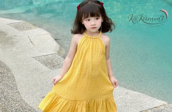 [🆕🇻🇳] KAKUMMI là thương hiệu VN hàng đầu thiết kế & sản xuất áo thời trang cho bé 😎❤️️⭐️  Hè đến rồi tủ đồ của bé không thể thiếu các bạn váy xinh yêu để diện đi chơiXu hướng váy cổ yếm lên ngôi cùng thiết kế đuôi cá bay bổng càng tôn lên né , shares-1✔️ , likes-11❤️️ , date-2024-06-01 12:00:08🇻🇳🇻🇳🇻🇳📰🆕