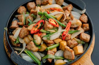 [☕️🇻🇳] 1988 Coffee – Bar 🥤 Top1Coffee ☕️ Top những món nhậu được yêu thích tại 1988:
Top 1: Nầm heo cháy tỏi  Ghé ngay 1988 làm vài cốc bia ngắm view vịnh cực chill và  , shares-0✔️ , likes-5❤️️ , date-2024-06-05 11:34:02🇻🇳🇻🇳🇻🇳📰🆕