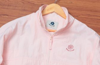 [🆕🇻🇳] BORA shop –  Quần áo xuất dư xịn 👕 Top1Fashion 👗  Gió 1 lớp đẹp lắm các chế ơi, em treo ở shop bán túc tắc nhiều chị khen lắm nên em mạnh dạn đăng luôn nha
, shares-0✔️ , likes-12❤️️ , date-2024-06-01 03:30:05🇻🇳🇻🇳🇻🇳📰🆕