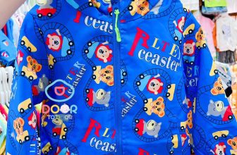 [🆕🇻🇳]  Door to door – Chuyên quần áo, giày dép và phụ kiện cho bé 😎❤️️⭐️ Áo khoác dù với bảng màu siêu đẹp, giá tốt nhất mà nay còn giảm thêm chỉ #185k/cái thôi mẹ nha!!!
Chất dù bên ngoài mềm mịn, lớp lót trong là thun thấm hút , shares-0✔️ , likes-2❤️️ , date-2024-06-05 02:50:38🇻🇳🇻🇳🇻🇳📰🆕