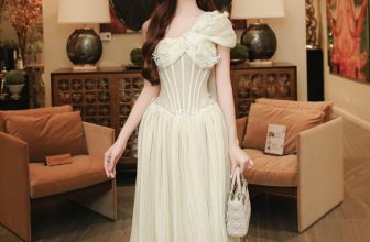 [🆕🇻🇳] Joséphine 👕 Top1Fashion 👗  𝙸𝚖𝚖𝚎𝚛𝚜𝚎𝚍 𝚒𝚗 𝚝𝚑𝚎 𝚍𝚛𝚎𝚊𝚖𝚢 𝚊𝚗𝚍 𝚛𝚘𝚖𝚊𝚗𝚝𝚒𝚌 𝚎𝚜𝚜𝚎𝚗𝚌𝚎 𝚘𝚏 𝚝𝚑𝚎 𝚍𝚛𝚎𝚜𝚜Aphrodite Dress không chỉ là một bộ phục trang mà còn là một tác phẩm nghệ thuật sống động, mang  , shares-5✔️ , likes-133❤️️ , date-2024-06-04 12:00:29🇻🇳🇻🇳🇻🇳📰🆕