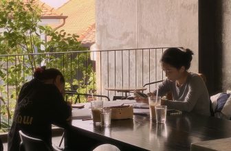 [☕️🇻🇳] Hello Coffee – Quán cà phê Internet Thành Phố Huế 🥤 Top1Coffee ☕️ Ngày đầu tháng 6, vẫn là một ngày hè ở Huế đầy nắng. như thói quen, Lô vẫn đem tâm tư ra phơi nắng, ngắm hàng cây xanh mướt cùng , shares-1✔️ , likes-15❤️️ , date-2024-06-02 01:59:29🇻🇳🇻🇳🇻🇳📰🆕