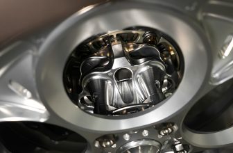 [🆕🇻🇳] HT Scooter – �Vespa Modified � Repair & Services � Performance � 🚗 Top1Go 🏍️  Cận cảnh chỉ tiết Hub cnc Venomeni  lên xe cho anh em dễ rớt ví
Ta nói cái Hub vừa soan, vừa sáng , vừa hịn thế này ko chơi còn chơi hub gì nữa không biết , shares-4✔️ , likes-21❤️️ , date-2024-06-07 10:30:05🇻🇳🇻🇳🇻🇳📰🆕