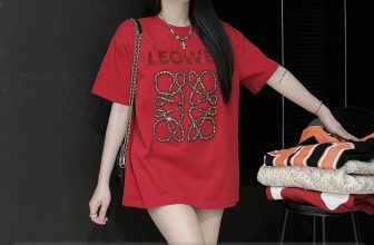 [🆕🇻🇳] Tin’s House • Chuyên quần áo hàng Quãng châu loại 1 👕 Top1Fashion 👗   Áo lowe đá đỏ dáng rông, E săn SÊU được tận xưỡng QUANG CHAU cao câp luôn nha . Zá chỉ #295ka
Nhận Hàng là mí chế biết độ đẹp của nó liền , TT hiện tại  , shares-0✔️ , likes-11❤️️ , date-2024-06-10 13:06:31🇻🇳🇻🇳🇻🇳📰🆕