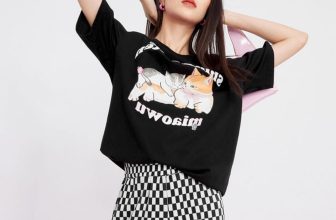 [🆕🇻🇳] Băngshop Xuất Khẩu- 14E Hàng Chuối 👕 Top1Fashion 👗  Áo phông quá cute! Chất phông mát mẻ, thấm mồ hôi. Màu đen sắc nét, mặc cực gọn. Hoạ tiết meo meo dễ thương, hack tuổi ce nhé!
Áo nhà Efini! Sz: S
Giá: 2 , shares-0✔️ , likes-1❤️️ , date-2024-06-12 03:20:30🇻🇳🇻🇳🇻🇳📰🆕