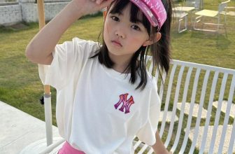 [🆕🇻🇳] Thời Trang, Gia Bảo – Hàng Hiệu Xuất Khẩu 👕 Top1Fashion 👗   Trả hình và báo size + màu hiện còn cho bé nhé các mẹ .
Toàn mẫu tuyển nhà em năm nay dành riêng cho bé thui ợ
Trắng : 120 | 130 | 145 .
Đen , shares-0✔️ , likes-5❤️️ , date-2024-06-12 04:51:27🇻🇳🇻🇳🇻🇳📰🆕