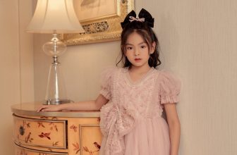 [🆕🇻🇳] 137 KIDS – HỆ THỐNG KIDS DỊCH VỤ TỐT NHẤT 🧑‍🧒❤️️👶⭐️ Váy xinh thế này mà còn đang có ưu đãi sale sốc các mẹ ơi
Chỉ còn lẻ size thui ạ, các mẹ nhanh tay nhắn em tư vấn nha
———————————— , shares-0✔️ , likes-4❤️️ , date-2024-06-12 07:16:34🇻🇳🇻🇳🇻🇳📰🆕