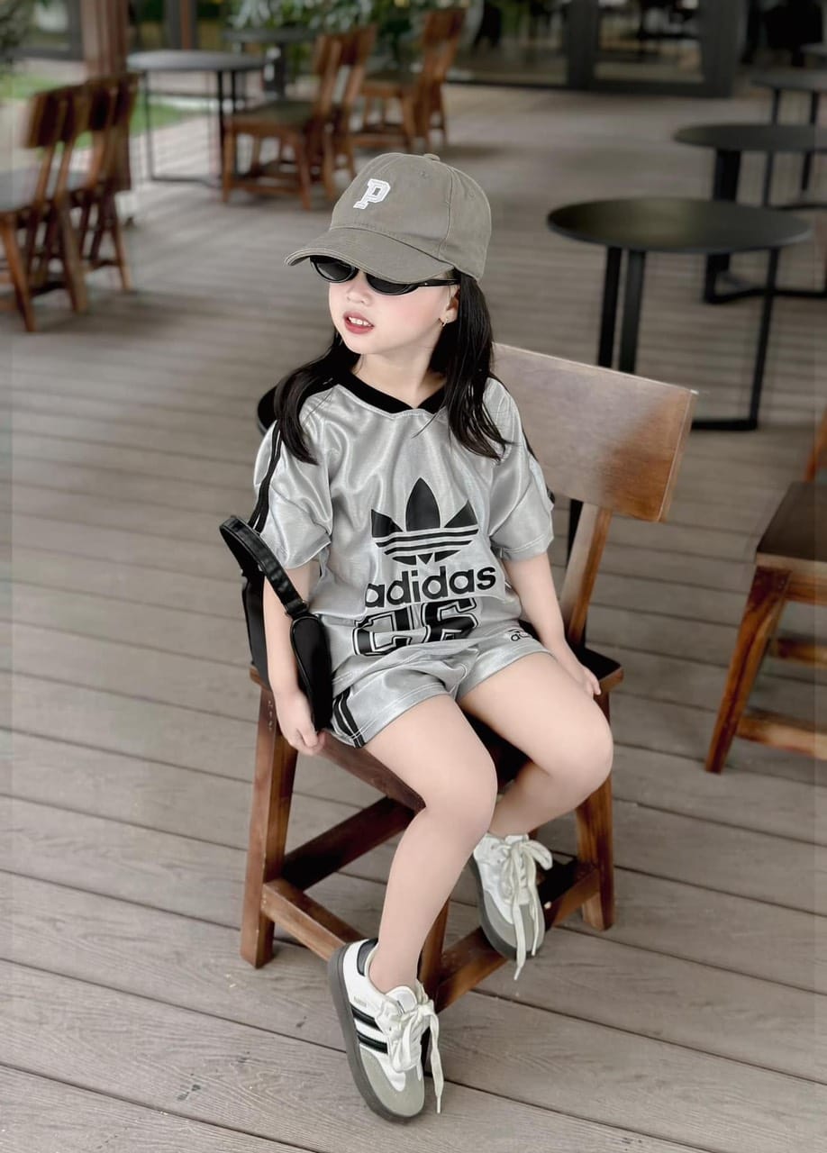 [🆕🇻🇳] Emikids – thời trang trẻ em xuất xịn – Sỉ lẻ thời trang trẻ em 🧑‍🧒❤️️👶⭐️ 160k Váy xinh xỉu Chất cotoon 4c xinh xỉu+ mát  Size 100 9-12kg
 110 13-15kg
 120 16-18kg
 130 19-21kg
 140 22-24kg
 150 25-27kg
 , shares-0✔️ , likes-0❤️️ , date-2024-06-26 05:51:46🇻🇳🇻🇳🇻🇳📰🆕