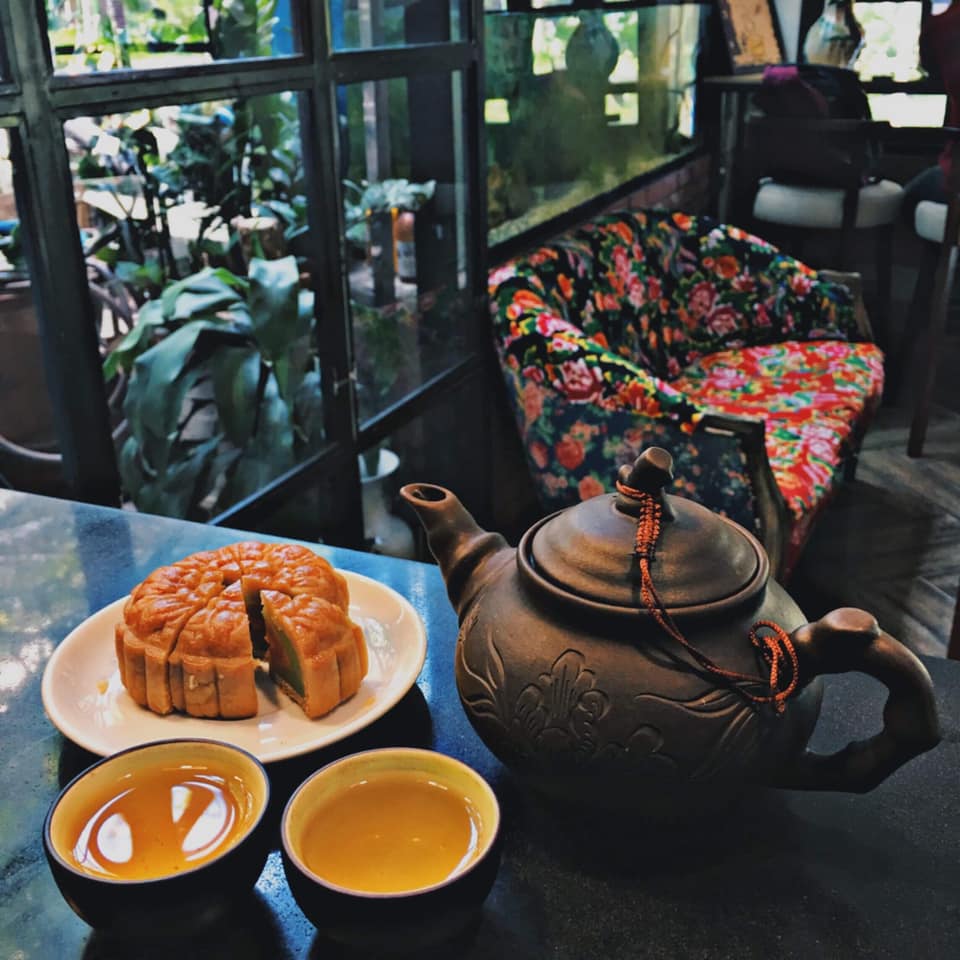 [☕️🇻🇳] Tungbook Coffee Hà Nội 🥤 Top1Coffee ☕️ Chào Tháng  Tháng Mười về con nắng lại vỡ đôi
 Và dường như mùa Thu đang rất vội
 Những chiếc lá chút xuống đời thật tội
 Để mùa , shares-0✔️ , likes-9❤️️ , date-2019-10-03 04:38:44🇻🇳🇻🇳🇻🇳📰🆕