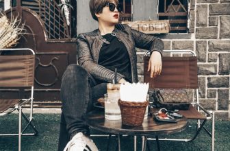 [☕️🇻🇳] Tháng 10 – October coffee – studio   🥤 Top1Coffee ☕️ Khách Tháng 10 chụp ảnh đỉnh quá ạa
Khi công việc làm cho bạn cảm thấy căng thẳng
Cách tốt nhất là đam mê hơn nữa đến công việc , shares-0✔️ , likes-3❤️️ , date-2020-03-14 07:23:46🇻🇳🇻🇳🇻🇳📰🆕