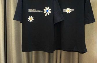 [🆕🇻🇳] Tiên’s Closet – chuyên các mặc hàng thời trang unisex, năng động thoải mái cho các bạn 👕 Top1Fashion 👗  Áo thun hoa cúc hai mặt trước và sau rất lạ mắt và đẹp luôn nè các bạn ơi.Giá chỉ #69k / 1 em áo thun in.
Áo Freesize dưới 74kg nhé.Giá cực yêu mà chất , shares-0✔️ , likes-6❤️️ , date-2020-06-14 00:20:29🇻🇳🇻🇳🇻🇳📰🆕