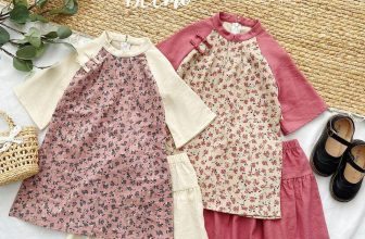 [🆕🇻🇳] Quýt’s House – Váy thiết kế cho bé 😎❤️️⭐️ HÀNG CÓ SẴN
Mã áo dài thiết kế này cũng xinh ghê,form hàng tk hơi nhỏ nhé ạ.
Áo dài nhung tăm cách tân mềm mịn mặc cùng váy cạp chun,tết lạnh các mẹ cho  , shares-0✔️ , likes-8❤️️ , date-2021-01-19 15:44:06🇻🇳🇻🇳🇻🇳📰🆕