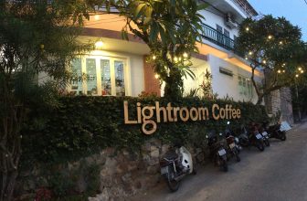 [☕️🇻🇳] LLightroom Coffee 🥤 Top1Coffee ☕️ Lightroom Coffee Studio cần tuyển nhân viên như sau :
– 02 Phục vụ (tuổi từ 18 – 25, ngoại hình dễ nhìn..), thời gian làm việc t , shares-9✔️ , likes-467❤️️ , date-2017-02-21 17:11:56🇻🇳🇻🇳🇻🇳📰🆕