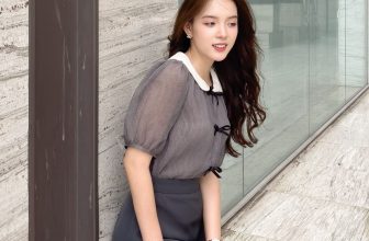 [🆕🇻🇳] Thời Trang Thiết Kế – Kate By Linh Nguyen👕 Top1Fashion 👗  𝐊𝐀𝐓𝐄 𝐆𝐈𝐑𝐋 | 𝐉𝐮𝐧 𝐓𝐨𝐩 & 𝐁𝐨𝐦 𝐒𝐤𝐢𝐫𝐭
Cùng cô nàng Kate lên outfit làm mới bản thân với áo kiểu Jun và chân váy Bom để bắt đầu ngày mới tràn đầy năng lượng nhé.
, shares-3✔️ , likes-47❤️️ , date-2024-05-23 13:00:41🇻🇳🇻🇳🇻🇳📰🆕