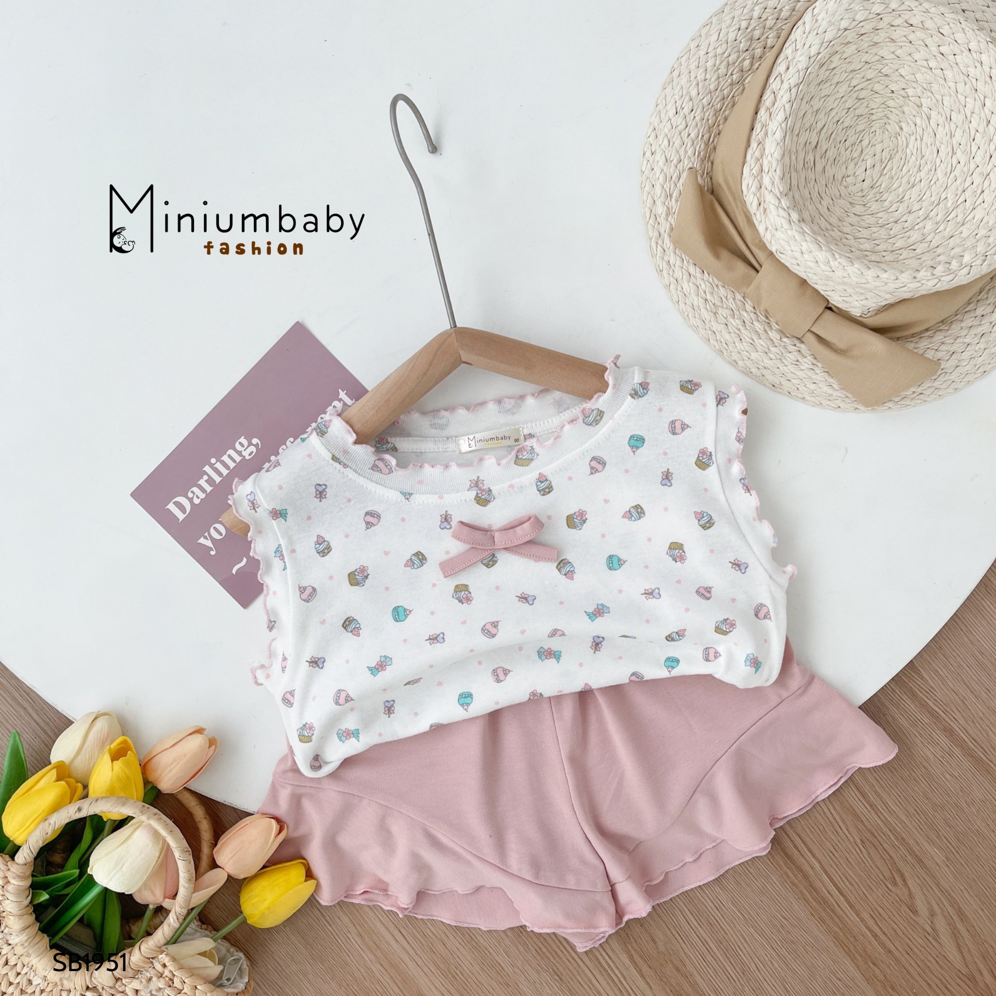 [🆕🇻🇳] SHEMODA  👕 Top1Fashion 👗  𝐘𝐎𝐔𝐍𝐆 𝐖𝐇𝐈𝐓𝐄 𝐒𝐄𝐓  – Set này mặc đi du lịch thì chỉ có nhiều ảnh đẹp thôi các nàng ơi
Set đồ bao gồm 2 món chân váy dáng dài xẻ tà và áo sơ mi dáng đuôi tô , shares-1✔️ , likes-6❤️️ , date-2024-07-04 02:18:54🇻🇳🇻🇳🇻🇳📰🆕