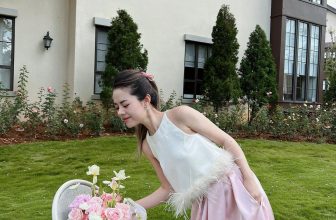 [🆕🇻🇳] LINN Design – “I want people to see the dress. but focus on the women” 👕 Top1Fashion 👗  Michio set nhà em có thêm màu hồng phục vụ các chị iu đây ạ
Năm nay bị ghiền đính lông vũ
Nhìn mong manh tiểu thư nhắm nhắm luôn ấy
____________________ , shares-2✔️ , likes-57❤️️ , date-2024-05-17 09:21:42🇻🇳🇻🇳🇻🇳📰🆕