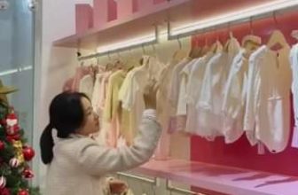 [🆕🇻🇳]  Sulie House – Chuyên tư vấn và cung cấp các sản phẩm hỗ trợ mẹ trong quá trình ăn dặm cho bé 🧑‍🧒❤️️👶⭐️ Mẹ đã lựa đồ xinh xinh yêu yêu cho bé dịp giáng sinh và Tết chưaa? Để Sulie giúp mẹ chọn đồ nhaa #suliehouse #thoitrangchobe #noel #giangsinh
, shares-3✔️ , likes-189❤️️ , date-2023-12-23 16:56:11🇻🇳🇻🇳🇻🇳📰🆕