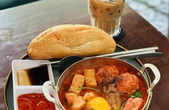 [☕️🇻🇳] GreenHouse coffee & tea 🥤 Top1Coffee ☕️ Cuối tuần “ Bánh mì chảo” có tại GreenHouse coffee & tea , hẹn khách iu đến quán nhé
Chảo xíu mại ốp la 30k
Chảo đặc biệt  , shares-3✔️ , likes-8❤️️ , date-2023-12-08 00:51:45🇻🇳🇻🇳🇻🇳📰🆕