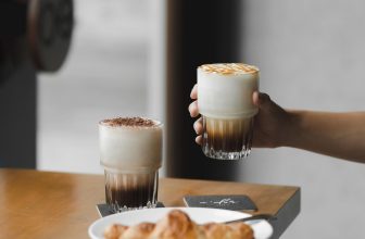 [☕️🇻🇳] A’dor Café 🥤 Top1Coffee ☕️ / caramel macchiato /Được ví như cú nhấp môi đầy ngọt ngào bởi cái chạm nhẹ đầu tiên từ ly caramel macchiato luôn là vị thơm b , shares-0✔️ , likes-12❤️️ , date-2021-04-28 13:29:25🇻🇳🇻🇳🇻🇳📰🆕