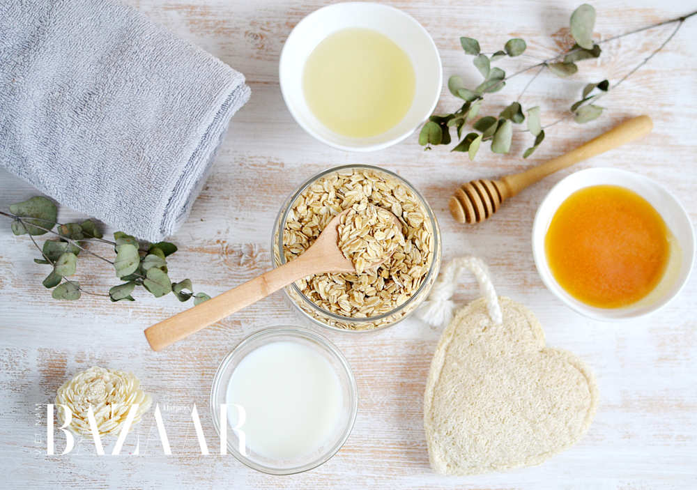 Bị mụn nên đắp mặt nạ gì? Bột yến mạch và mật ong