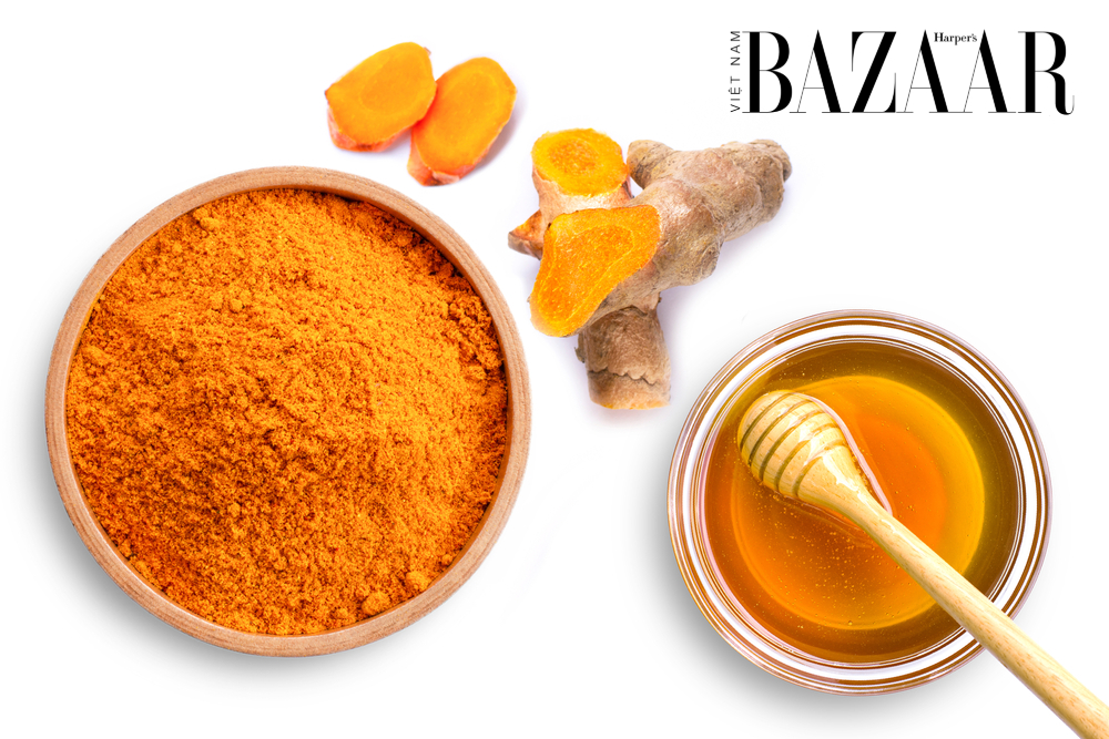 Mặt nạ trị mụn tại nhà với nghệ và mật ong