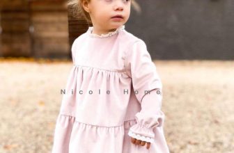 [🆕🇻🇳] ColorKids – Chuyên VNXK sỉ lẻ đồ cho bé 😎❤️️⭐️ HÀNG SẴN GIAO NGAY
Váy Nhung màu hồng pastel bánh bèo phối cổ chân ren , mẫu basic bé gái nào cũng nên có trong tủ thu đông này ạ.
Size :1-5y ri10
Inbox , shares-0✔️ , likes-0❤️️ , date-2021-11-02 17:22:24🇻🇳🇻🇳🇻🇳📰🆕