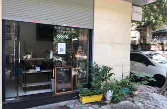 [☕️🇻🇳] Kafeville – Espresso and hand craft coffee bar 🥤 Top1Coffee ☕️ 3 tháng trước như này…
Ngày mai vẫn thế…
Từ 12h trưa mai Kafeville sẽ không phục vụ ngồi tại quán mà chỉ bán mang về các bạn nhé , shares-0✔️ , likes-93❤️️ , date-2021-12-26 01:56:03🇻🇳🇻🇳🇻🇳📰🆕