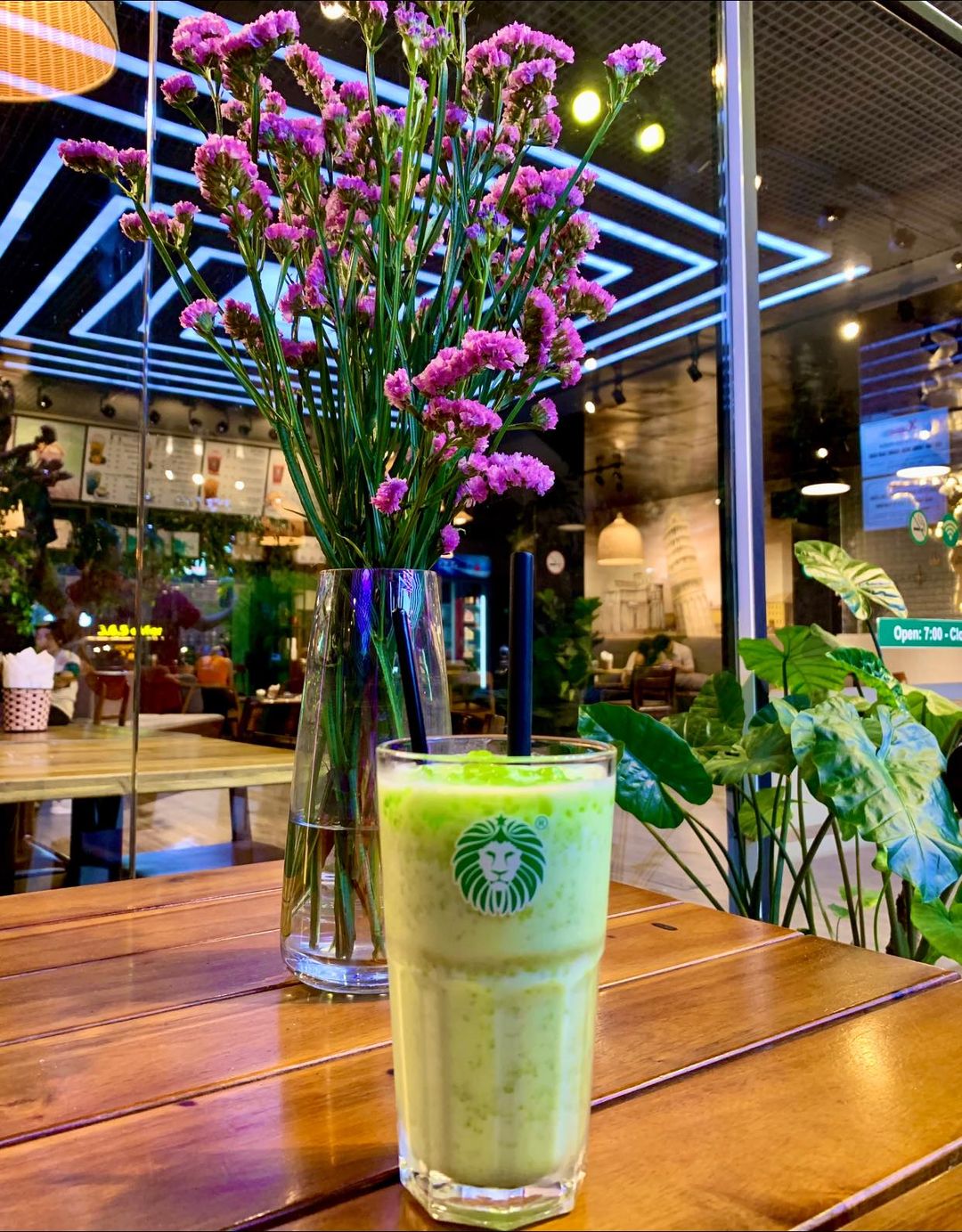 [☕️🇻🇳]  De.TẦM Cafe – Coffee – Bistro 🥤 Top1Coffee ☕️ “Yên” trong những điều nhẹ nhàng, tinh giản với thứ hoa “thanh cao”, “thuần khiết”. Để mà nói, hoa Sen không phải tay ai cắm cũn , shares-4✔️ , likes-19❤️️ , date-2022-05-20 18:39:13🇻🇳🇻🇳🇻🇳📰🆕