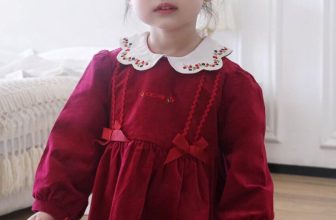 [🆕🇻🇳] Mylano – Thời trang xuất khẩu cho bé 😎❤️️⭐️  Hàng sẵn giao ngay
Các mẹ đang săn lùng Nhung đón Thu đông nhiều lắm.
Thiết kế basic dễ mặc.
Màu đỏ rực rỡ tôn da, nơ ngực 2 bên, cổ trắng thêu 3d  , shares-0✔️ , likes-3❤️️ , date-2023-01-01 23:37:09🇻🇳🇻🇳🇻🇳📰🆕