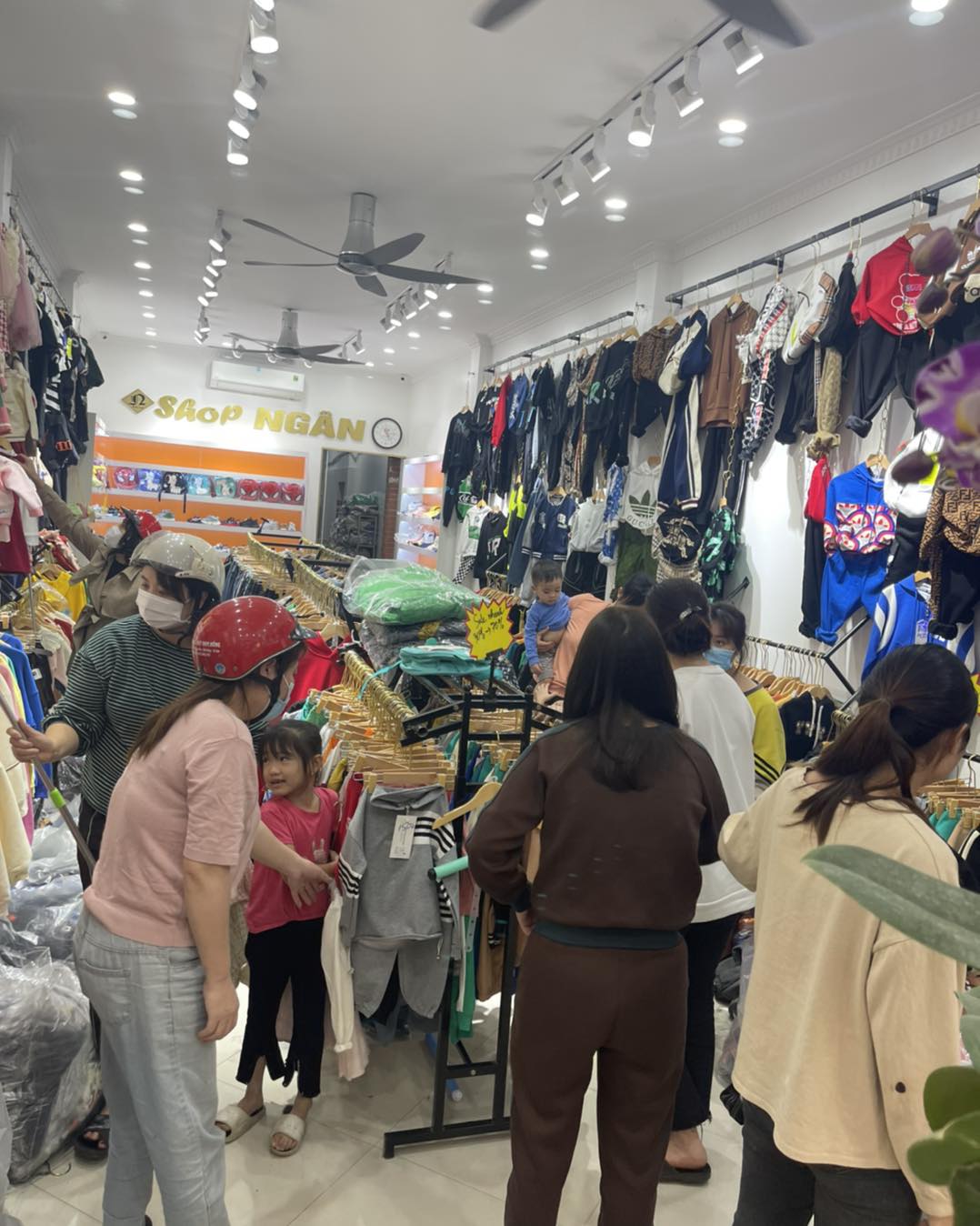 [🆕🇻🇳] Shop Kids – Shop quần áo – phụ kiện thời trang cho bé 🧑‍🧒❤️️👶⭐️ Mọi ng ở gần shop Kids thì qua sớm nha, nhiều hàng đẹp và rẻ lắm, lúc nào shop cũng rất là đông ạ
, shares-1✔️ , likes-64❤️️ , date-2023-01-13 01:41:02🇻🇳🇻🇳🇻🇳📰🆕