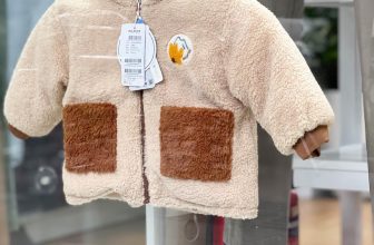 [🆕🇻🇳] Thời Trang, Gia Bảo – Hàng Hiệu Xuất Khẩu 👕 Top1Fashion 👗   GIẢM NHẸ 3O%
Mẫu mới | mặc được hai mặt , chất liệu #lông_vũ hiệu Moimoln xuất Hàn Quốc dành cho bé .
Mỗi size 1 chiếc : 90 110 cho bé ạh .
, shares-0✔️ , likes-13❤️️ , date-2023-01-16 18:11:04🇻🇳🇻🇳🇻🇳📰🆕