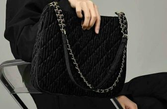 [🆕🇻🇳] Shop Bin&Bon Made in Việt Nam, Cambodia 😎❤️️⭐️ Túi xịn cho các chị em đây  URBAN REVIVO HOBO CHẤT NHUNG
chỉ 2xx
Sang xỉu luôn ớ trời
Chất đẹp xuất sắc,  form dáng đẹp miễn bàn luôn
Brand này còn xị , shares-1✔️ , likes-8❤️️ , date-2023-01-23 00:20:59🇻🇳🇻🇳🇻🇳📰🆕