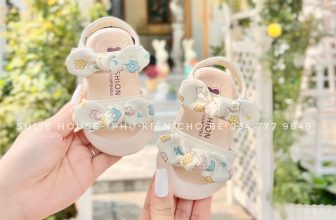 [🆕🇻🇳]  Sulie House – Chuyên tư vấn và cung cấp các sản phẩm hỗ trợ mẹ trong quá trình ăn dặm cho bé 🧑‍🧒❤️️👶⭐️ 𝑇𝑟𝑜̛̀𝑖 𝑠𝑖𝑛ℎ 𝑝ℎ𝑜𝑛𝑔 𝑐𝑎̉𝑛ℎ ℎ𝑢̛̃𝑢 𝑡𝑖̀𝑛ℎ
𝑆𝑎𝑛𝑑𝑎𝑙 ℎ𝑜̂̀𝑛𝑔 𝑛𝑜̛ 𝑥𝑖𝑛ℎ 𝑜̛𝑖 𝑙𝑎̀ 𝑥𝑖𝑛ℎThiết kế hở mũi thoáng khí để bé thoải mái khi mang
Sandal búp bê đi tiện lợi, ô , shares-1✔️ , likes-7❤️️ , date-2023-03-02 16:31:05🇻🇳🇻🇳🇻🇳📰🆕