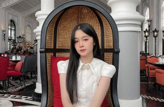[🆕🇻🇳] Raffiné – Design Fashion House based in the metropolitan of Vietnam – Hanoi 👕 Top1Fashion 👗  /English Below/
Nữ khách hàng của chúng tôi trong thiết kế 𝐀𝐍𝐘𝐀 𝐁𝐀𝐑𝐑𝐘𝐌𝐎𝐎𝐑𝐄 𝐂𝐎𝐋𝐋𝐀𝐑𝐄𝐃 𝐃𝐑𝐄𝐒𝐒.
Our gorgeous customer in Raffiné’s 𝐀𝐍𝐘𝐀 𝐁𝐀𝐑𝐑𝐘𝐌𝐎𝐎𝐑𝐄 𝐂𝐎𝐋𝐋𝐀𝐑𝐄𝐃 𝐃𝐑 , shares-0✔️ , likes-95❤️️ , date-2023-03-09 17:03:15🇻🇳🇻🇳🇻🇳📰🆕