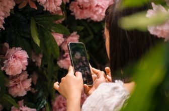 [☕️🇻🇳] Khóm Coffee & Tea 🥤 Top1Coffee ☕️ Nhìn sâu vào vũ trụ
Anh thấy trái tim em
Ôi vàng ươm tinh tú
Em dịu dàng êm êm
Nhìn sâu vào bóng đêm
Anh thấy em rực rỡ
Ôi hồng  , shares-1✔️ , likes-22❤️️ , date-2023-04-25 17:00:02🇻🇳🇻🇳🇻🇳📰🆕