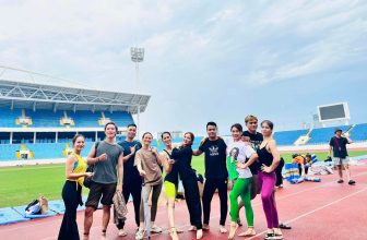 [🆕🇻🇳] Top1Yoga ⭐ 🧘 ⚡ Tất cả đã sẵn sàng…
Chúc mọi người ngủ ngonnn.Hẹn sớm ngày mai gặp lại Tại Sân Vận Động Mỹ Đình
Cùng với Team Kiện Tướng Yoga , shares-0✔️ , likes-1❤️️ , date-2023-08-11 04:04:56🇻🇳🇻🇳🇻🇳📰🆕