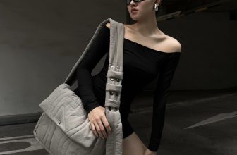 [🆕🇻🇳] [ Hanoi-Riot ] – Thiết kế độc đáo làm nên cá tính, phong cách của bạn 👕 Top1Fashion 👗  Feedback from @ngccxxdipp_ w our Quilted Crossbody Bags With Triple Symbols.
> Shop now:
–
Store: 41 Nguyễn Hy Quang, Đống Đa, Hà Nội
Giờ mở cửa: 0 , shares-0✔️ , likes-87❤️️ , date-2023-09-29 01:01:14🇻🇳🇻🇳🇻🇳📰🆕