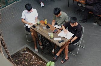 [☕️🇻🇳] Nhã Nam Books N’ Coffee 🥤 Top1Coffee ☕️ Dù không phải là ba chàng lính ngự lâm, nhưng xem cái cách họ tập trung vào quyển sách của mình kia kìa, có kiêu hãnh không cơ c , shares-0✔️ , likes-41❤️️ , date-2023-10-02 07:46:54🇻🇳🇻🇳🇻🇳📰🆕