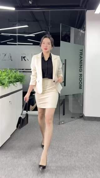 Mặc đơn giản vậy mà còn soi với chả mói#Conangcongso #RUZA #viral #trending #thoitrangcongso #fy #xuhuong #fashion #vanphong #congso
Nguồn: ruza.vn