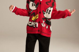 [🆕🇻🇳] Bishop-Chuyên hàng hiệu UK có sẵn cho bé 🧑‍🧒❤️️👶⭐️ Các mẹ ơi hãy nhanh tay sắm ngay cho bé nhà mẫu áo cardigan đón dịp noel thôi
Em có deal SALE SIÊU ƯU ĐÃI
Cổ áo chữ V, form dáng vừa vặn mặc rất ấm và  , shares-0✔️ , likes-0❤️️ , date-2023-11-07 15:36:00🇻🇳🇻🇳🇻🇳📰🆕