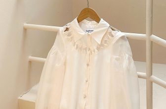 [🆕🇻🇳] Daphneé  – Towards elegance, tenderness, femininity but still posssesing high application 👕 Top1Fashion 👗  𝐋𝐞 𝐜𝐡𝐚𝐫𝐦𝐞 𝐝𝐞 𝐥𝐚 𝐝𝐚𝐦𝐞 – 𝐌𝐚𝐛𝐞𝐥 𝐓𝐨𝐩
Mabel top là item được thiết kế công phu và cầu kỳ nhất trong BST “Le charme de la dame” nhằm tôn lên tối đa sự thanh lịch , shares-1✔️ , likes-5❤️️ , date-2023-11-12 15:55:11🇻🇳🇻🇳🇻🇳📰🆕