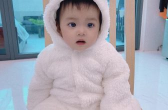 [🆕🇻🇳] SHOP MẸ CHÍP – chuyên cung cấp quần áo và phụ kiện cho mẹ và bé rẻ, đẹp 🧑‍🧒❤️️👶⭐️ Body lông liền tất kèm mũ, 2 lớp bên trong lớp lót cotton, bên ngoài lông cừu dày dặn ấm áp e sẵn 5 màu cho mom lựa chọn
Sale 30% chỉ còn 170k/1 body- mua , shares-1✔️ , likes-42❤️️ , date-2023-12-02 19:43:07🇻🇳🇻🇳🇻🇳📰🆕