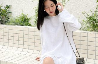 [🆕🇻🇳] OnmeLocal – 𝐒𝐨𝐦𝐞𝐭𝐡𝐢𝐧𝐠 𝐀𝐛𝐨𝐮𝐭 𝐋𝐢𝐧𝐞𝐧 𝐁𝐲 𝐎𝐍𝐌𝐄 – 𝐃𝐞𝐬𝐢𝐠𝐧 𝐈𝐧 𝐁𝐢𝐧𝐡 𝐃𝐮𝐨𝐧𝐠,𝐕𝐢𝐞𝐭𝐧𝐚𝐦 👕 Top1Fashion 👗  𝗠𝘀. 𝗩𝗶 𝗩𝗶 𝗶𝗻 𝗪𝗮𝘃𝗲 𝗗𝗿𝗲𝘀𝘀Để ONME gợi ý cho bạn một outfit vô cùng đơn giản nhưng không kém phần sang trọng. Đó là một chiếc đầm linen dáng suông với điểm n , shares-23✔️ , likes-97❤️️ , date-2023-12-11 19:48:08🇻🇳🇻🇳🇻🇳📰🆕