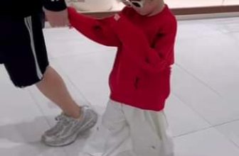 [🆕🇻🇳] BABYBUYvip – chuyên giày dép – quần áo cao cấp cho bé yêu 🧑‍🧒❤️️👶⭐️ Model nhà Babybuy – bé Wang Vũ dạo này lười chụp ảnh quay video mẫu mới cho cô chú và các bạn quá ạ !!! cố gắng bây giờ lạnh rồi con quay chụp nhiều hơn nh , shares-0✔️ , likes-12❤️️ , date-2023-12-11 14:48:03🇻🇳🇻🇳🇻🇳📰🆕