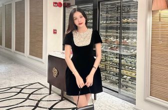 [🆕🇻🇳] P.H.Eberlly customers will be the most delicate girls 👕 Top1Fashion 👗  𝑪𝒉𝒍𝒐𝒆 𝑩𝒍𝒊𝒏𝒈 𝑫𝒓𝒆𝒔𝒔  lấp lánh trong từng khoảnh khắc , giúp cô nàng luôn nổi bật bởi hiệu ứng của đá và pha lê .
Sản phẩm 𝑩𝒆𝒔𝒕 𝑺𝒆𝒍𝒍𝒆𝒓 mà tại thời điểm hiện  , shares-24✔️ , likes-153❤️️ , date-2023-12-29 02:02:57🇻🇳🇻🇳🇻🇳📰🆕