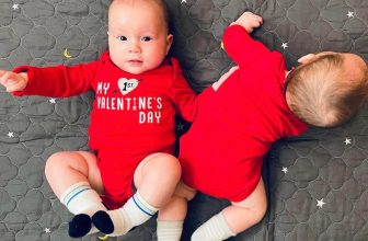 [🆕🇻🇳]  Nhà Bún – Chuyên đồ sơ sinh, đồ trẻ em xuất dư  😎❤️️⭐️ XẢ HÀNG ĐÓN TẾT BODY CHIP DÀI TAY 149K/SET 4C
ĐƯỢC CHỌN SET MIX SẴN NHA MẸ!
KIỂM TRA HÀNG KĨ TRƯỚC KHI NHẬN + MIỄN SHIP cho 2 SET
Chất vải Coton mềm mịn t , shares-3✔️ , likes-80❤️️ , date-2023-12-29 01:37:16🇻🇳🇻🇳🇻🇳📰🆕